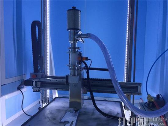 titan-robotics-new-pellet-extrusion-system-makes-3d-printing-90-percent-cheaper-3x-faster-2.jpg