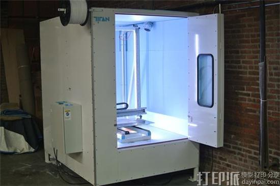 titan-robotics-new-pellet-extrusion-system-makes-3d-printing-90-percent-cheaper-3x-faster-4.jpg