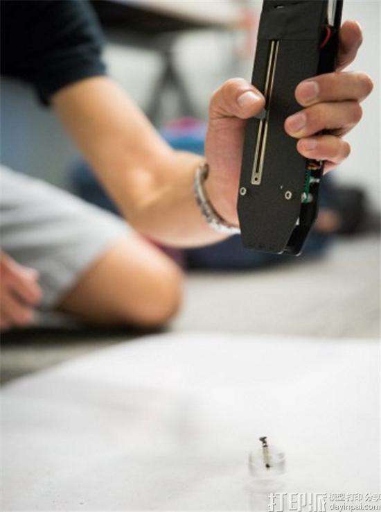 upenn-students-3d-print-worlds-smallest-self-powered-remote-controlled-flying-droid-5.jpg