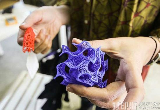 3D打印材料中的工程塑料和光敏树脂指的是什么？.jpg