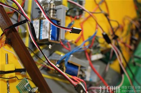 tony-the-pinball-wizard-3d-prints-complete-pinball-machine-with-85-km-of-filament-3.jpg