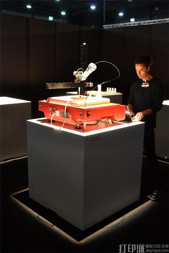 vormvrijs-new-lutum-3-ceramic-3d-printer-promises-dual-material-printing-all-environments-7.jpg