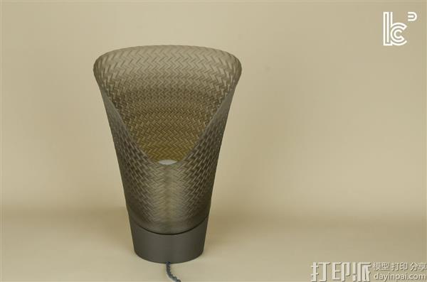 biens-communs-creates-striking-3d-printed-homeware-using-extra-wide-printer-nozzles-8.jpg