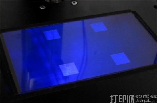 illuminate-dlp-3d-printer-hits-kickstarter-running-with-affordable-2k-resolution-04.jpg