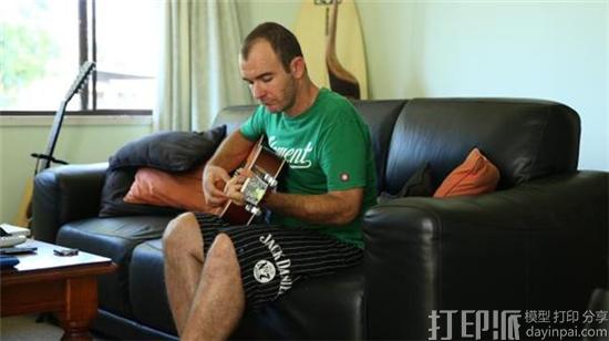 australian-surfer-back-water-after-3d-printed-titanium-implant-saves-leg-1.jpg