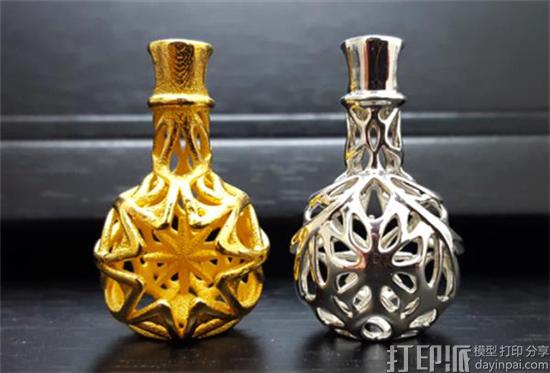 melissa-ng-3d-printed-mana-potion-pendant-raising-funds-friends-cancer-treatment-1.jpg