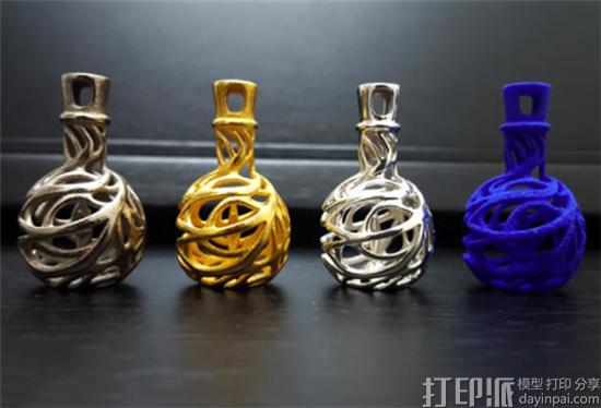 melissa-ng-3d-printed-mana-potion-pendant-raising-funds-friends-cancer-treatment-3.jpg
