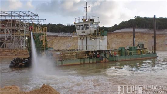 Alluvial_mining_dredge_vessel_feeding_-wet_plant_heavy_minerals-1024x576.jpg