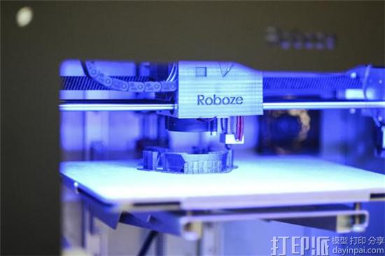 Roboze宣布与瑞典3D Center达成3D打印机分销协议.jpg