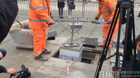 3d-printed-sculpture-buried-in-time-capsule-under-manchesters-new-transport-hub-2.jpg