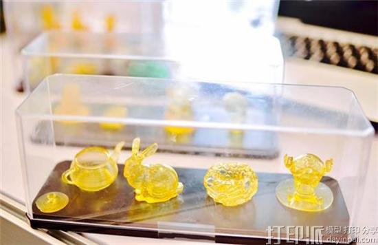 taiwan-startup-presents-new-resin-based-t3d-mobile-3d-printer-5.jpg