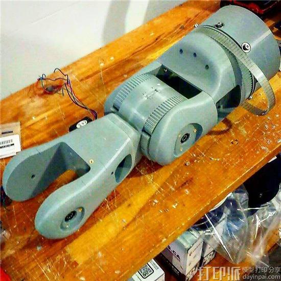 初创公司Roboteurs推出3D打印的6轴机器人手臂 初创公司Roboteurs推出3D打印的6轴机器人手臂