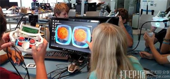 VisLab的3D打印VR耳机帮助学生研究全球气候变化 VisLab的3D打印VR耳机帮助学生研究全球气候变化