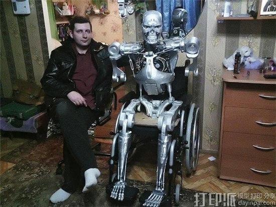 俄罗斯程序员3D打印出基于AI人工智能的机器人T-800