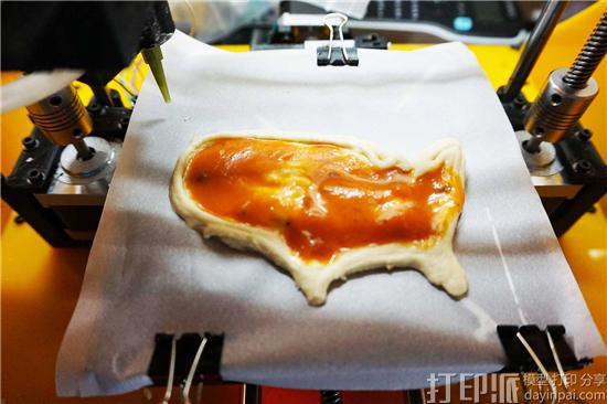 BeeHex公司的披萨3D打印机能在6分钟内3D打印出一个披萨