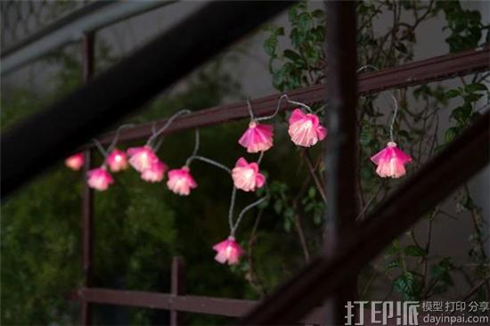 创意灯具 波兰设计师发布最新力作——3D打印蜀葵花形灯
