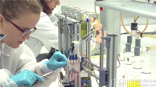 西班牙研究人员开发出打印功能性皮肤的生物3D打印机