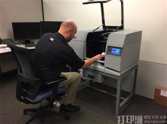 Boston Engineering公司在办公室用Rize One 3D打印机制造原型