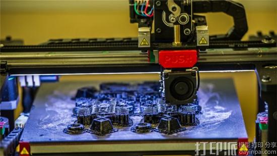 温哥华时装周将展出世界上第一件装饰有150只3D打印蝴蝶的裙子 温哥华时装周将展出世界上第一件装饰有150只3D打印蝴蝶的裙子