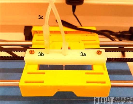 荷兰大学研究人员用3D打印细菌制作出定制类石墨烯材料