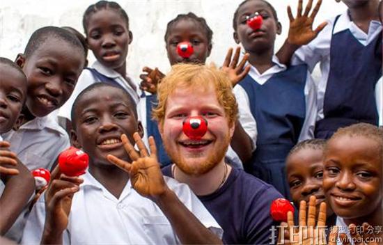 Digits2Widgets公司为英国红鼻子节3D打印名人漫画版红鼻子