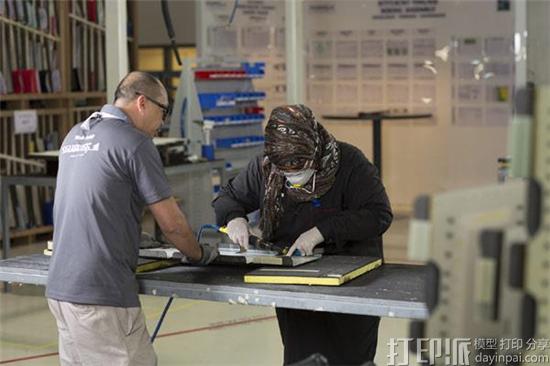 阿联酋阿提哈德航空展示与西门子、Strata合作的首个3D打印飞机内饰 阿联酋阿提哈德航空展示与西门子、Strata合作的首个3D打印飞机内饰