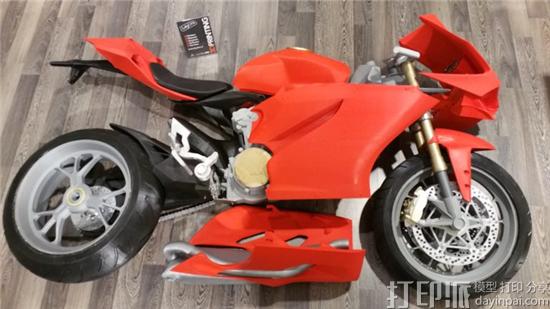 摩托车爱好者用3D打印机制造出全尺寸的杜卡迪摩托车3D模型 重达38.9公斤