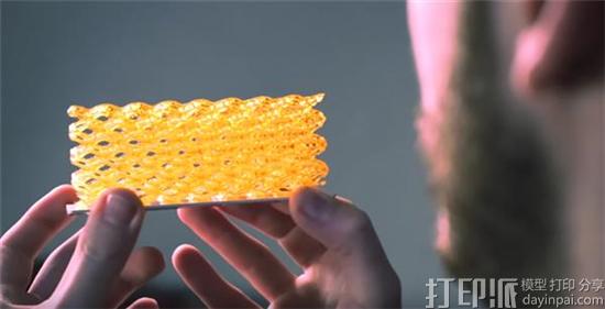 用智能手机驱动的便携式3D打印机ONO全面出货 仅售99美元