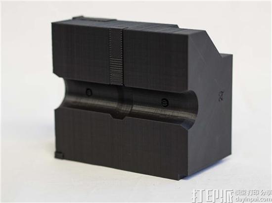 new-roboze-one-3d-printer-offers-25-micron-resolution-upgraded-extruder-more-6 (1).jpg