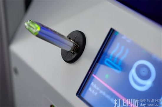 Leapfrog将其Creatr HS 3D打印机降价1000欧元 学校购买享第二台半价