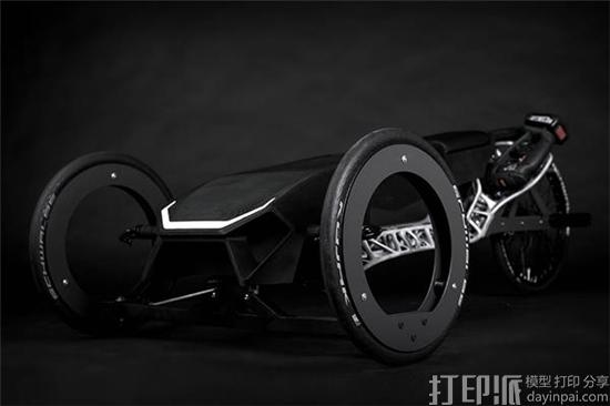 德国五名大学生制造出 由无绳电钻驱动的3D打印赛车“TOXIC”