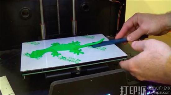 GeckoTek推出新的EZ Stick 3D打印构建板 众筹价19美元起 GeckoTek推出新的EZ Stick 3D打印构建板 众筹价19美元起