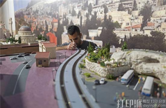 600多位艺术家联合完成3D打印的迷你世界“格列佛之门”