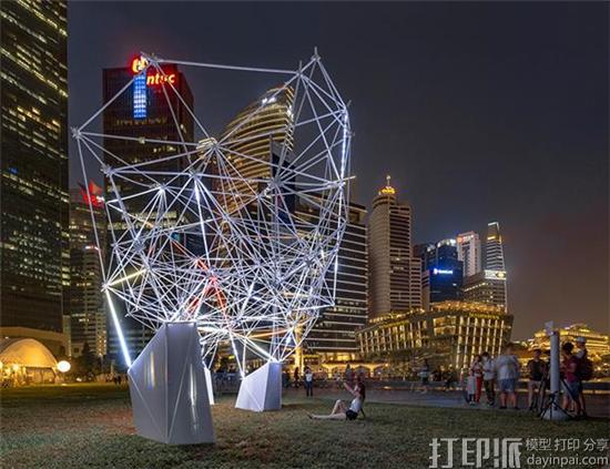 巨大的3D打印发光网格装置现身新加坡灯光艺术节