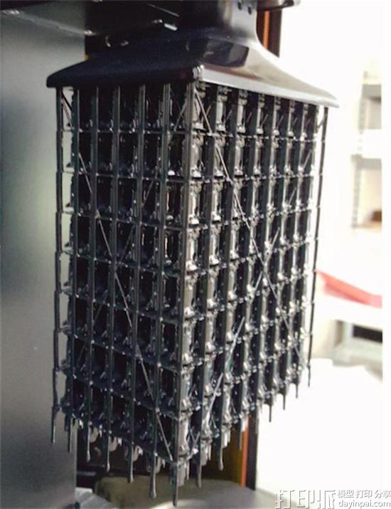 Oracle公司利用Carbon的CLIP技术3D打印出10000个服务器支架