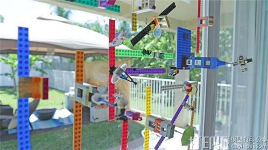 Adafruit推出3D打印柔性乐高积木底座 几乎可粘在任何表面上