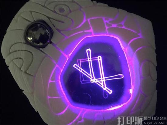 Adafruit为原始人COSPLAY服装提供3D打印LED引路装置