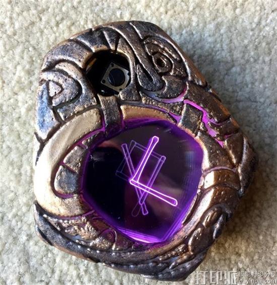 Adafruit为原始人COSPLAY服装提供3D打印LED引路装置