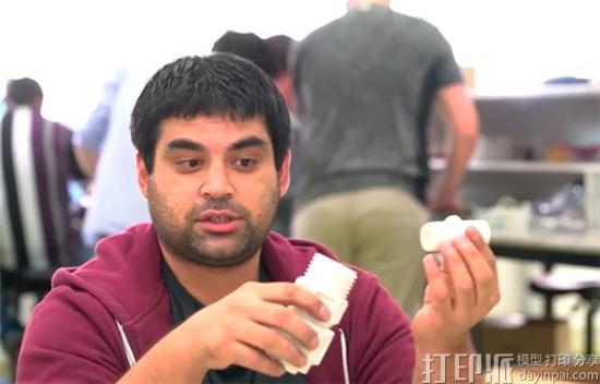 变废为宝 澳洲工程师发明用3D打印机将塑料垃圾变身成零件的技术