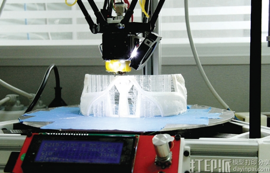 3D打印机的喷头温度对模型质量有什么影响？