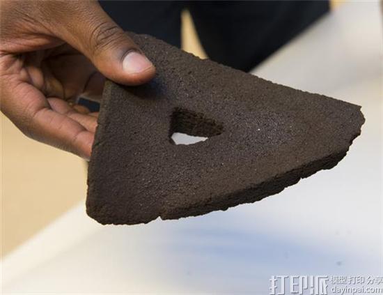 欧洲航天局最新技术：用仿月土壤和太阳能3D打印砖块
