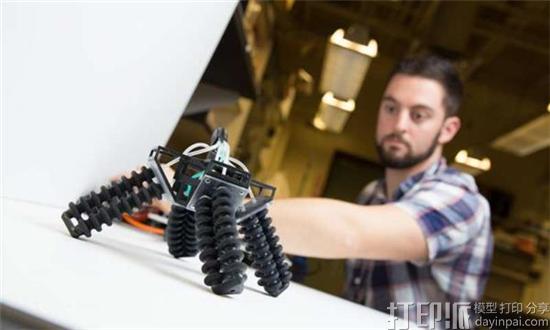 加州科学家开发出可在粗糙地形上进行救援任务的3D打印软机器人