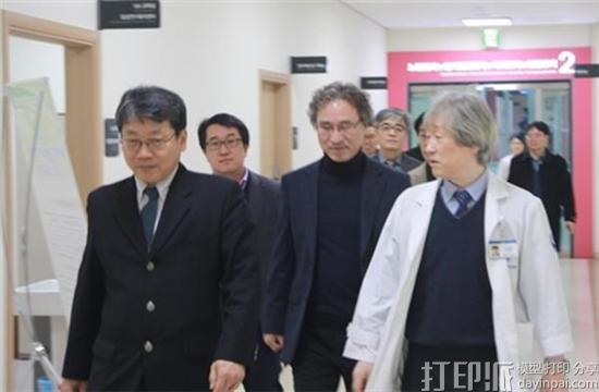 韩国研究人员开发生物3D打印耳朵的重建过程