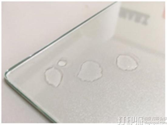 怎么区分3D打印机玻璃底板的正反面？