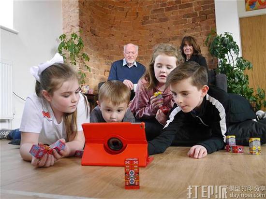 结合3D打印与AR增强现实技术的新奇玩具SwapBots 预售价16英镑