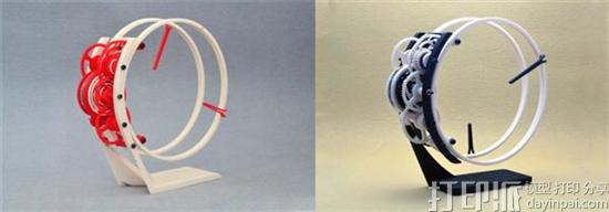 创客设计并3D打印出双色简约款式的3D打印时钟TORLO