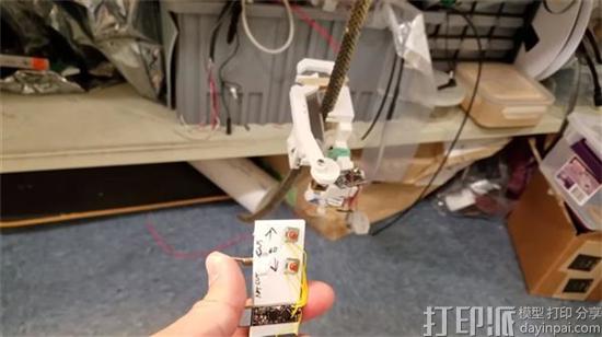 创客开发出可以攀爬树木的小型3D打印机器人 帮助切割树上的绳索 创客开发出可以攀爬树木的小型3D打印机器人 帮助切割树上的绳索