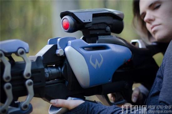 资深女玩家3D打印出暴雪游戏《守望先锋》中黑寡妇的狙击步枪
