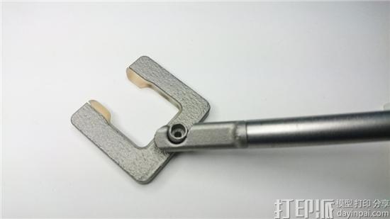 英国心胸外科医生借助3D打印机创建医疗器械