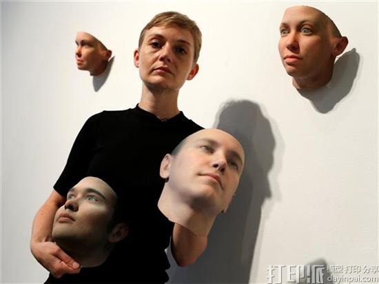 dna-based-3d-printed-portraits-chelsea-manning-displayed-nyc-gallery-2.jpg